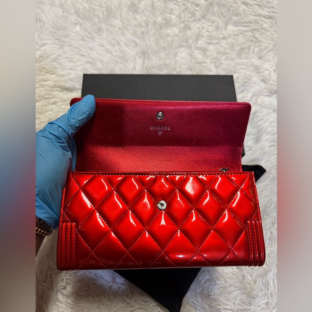 Chanel Red Patent Leather Single Flap Boy Continental Wallet - Picture 6 of 16